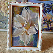 Картины и панно handmade. Livemaster - original item Painting of a white narcissus flower, a small oil painting of a flower in a frame. Handmade.