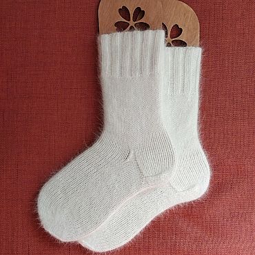 Аксессуары ручной работы. Ярмарка Мастеров - ручная работа RussianSocks Белоснежные пуховые носки женские вязаные пух норки. Handmade.
