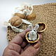 Войлочная миниатюра: Зайка - сюрприз в скорлупе грецкого ореха