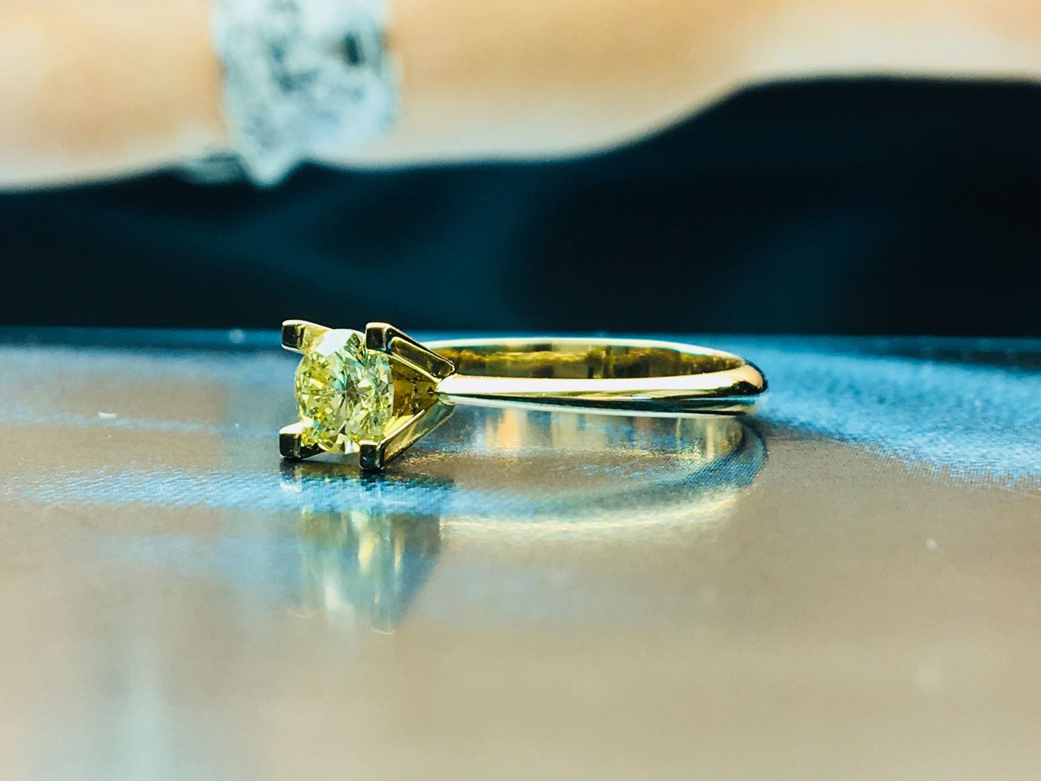 Как выглядит кольцо с бриллиантом