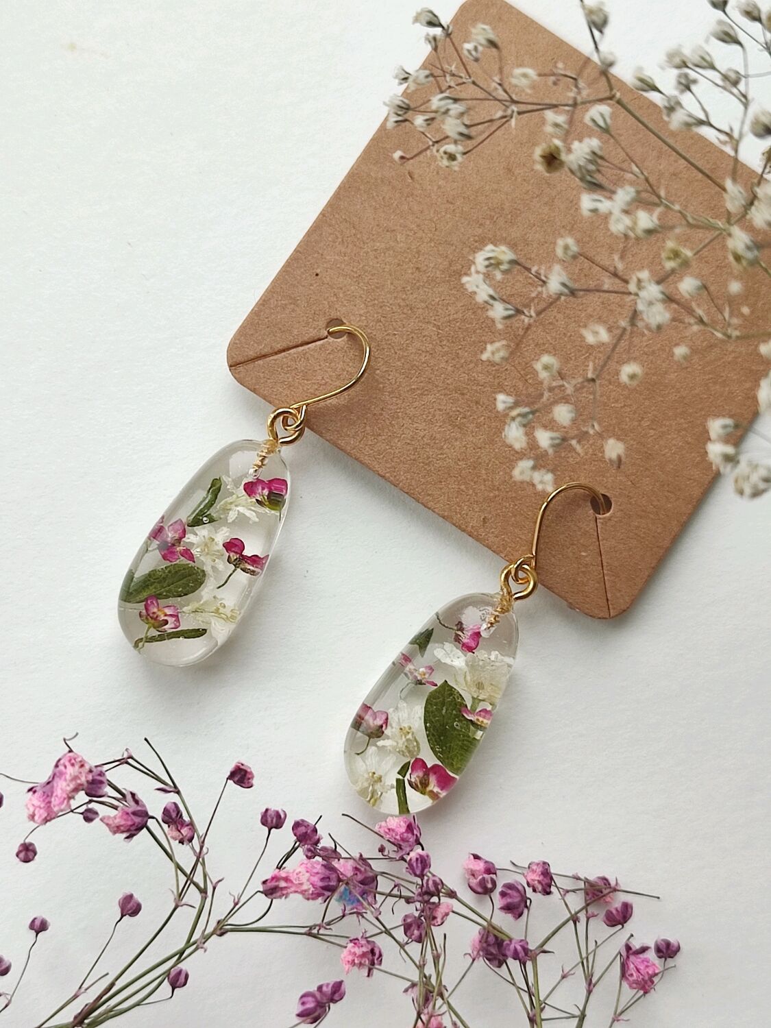 Сережки ручной работы из эпоксидной смолы с настоящими цветами купить в ...