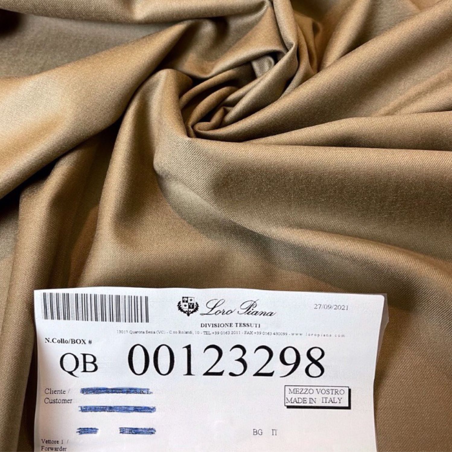 Loro piana оригинал. Loro Piana ткани. Материал Лоро пиано. Упаковка loro Piana.