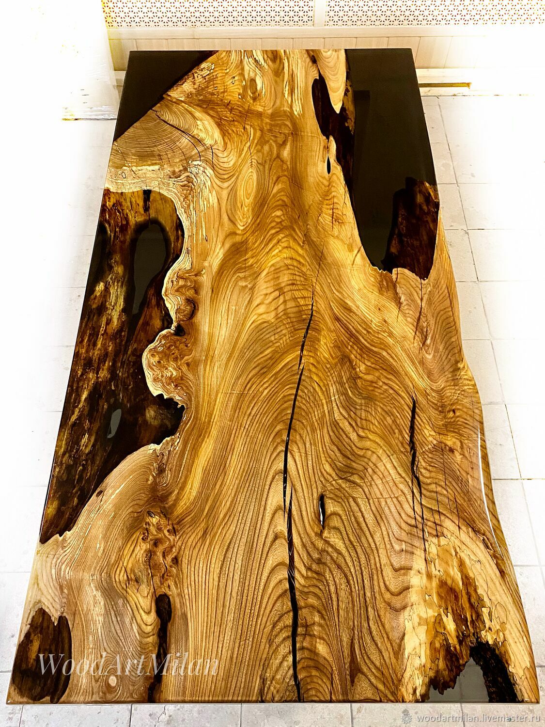 Стол река из слэба кавказского вяза и эпоксидной смолы в интернет ...