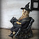 Ведьма Миссис Fredegonda в кресле- качалке. Интерьерная кукла. Мир кукол Лоры Пинтсон. Интернет-магазин Ярмарка Мастеров.  Фото №2