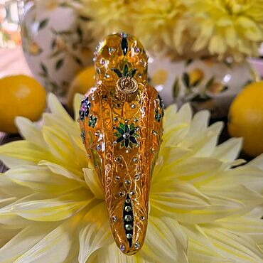 Сувениры и подарки ручной работы. Ярмарка Мастеров - ручная работа Елочные игрушки: стеклянная птичка с авторской витражной росписью. Handmade.