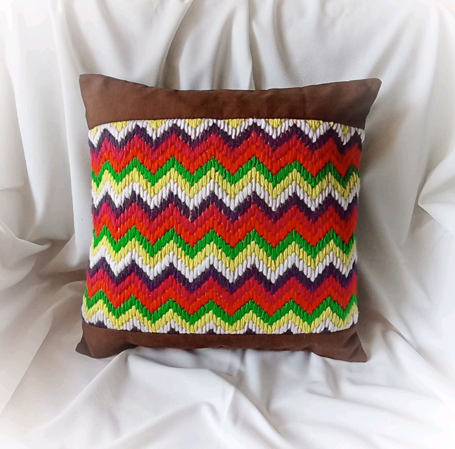 Вышитая подушка купить в интернет-магазине Ярмарка Мастеров по цене ...