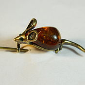 Материалы для творчества handmade. Livemaster - original item Brooch vintage Mouse amber, bronze. pcs. Handmade.