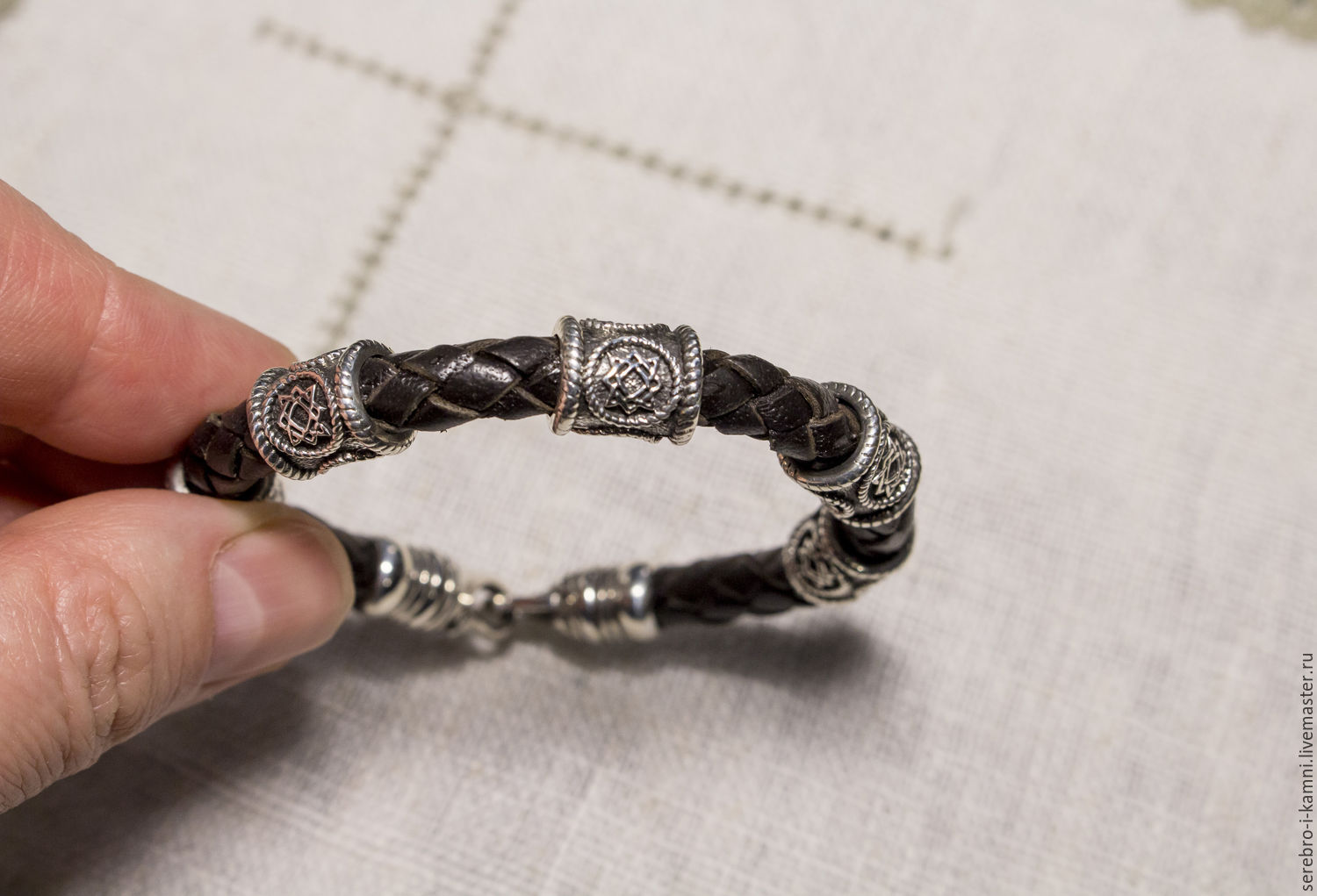 Женский кожаный браслет регализ Лада (серебро 925)