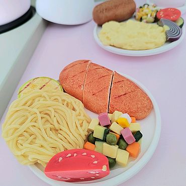 Куклы и игрушки ручной работы. Ярмарка Мастеров - ручная работа Кукольная еда для детских игровых кухонь. Handmade.