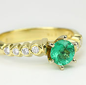 Украшения ручной работы. Ярмарка Мастеров - ручная работа Modern Emerald Diamond Statement Ring, Bezel Set Diamond Accent Ring. Handmade.