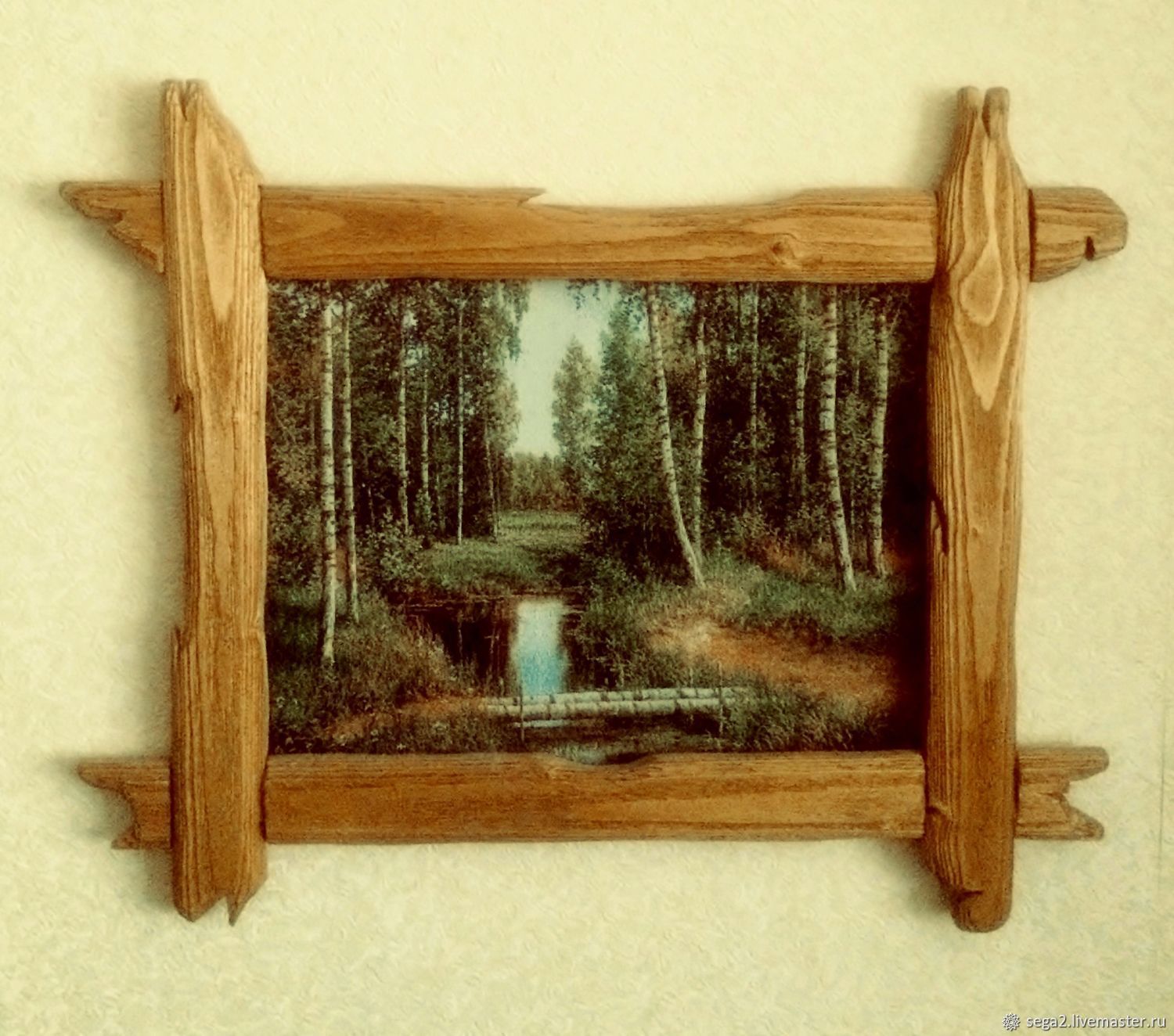 Картина в деревянной раме