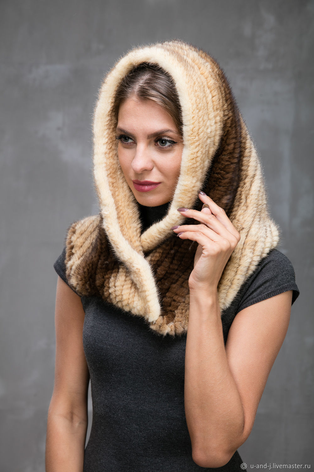 Шапка-снуд из норки – купить онлайн на Ярмарке Мастеров – GTJMRRU ...