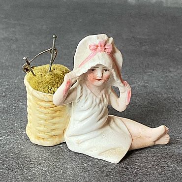 Винтаж ручной работы. Ярмарка Мастеров - ручная работа Винтаж: Старинная ,фарфоровая Кукла-Подушечка для булавок .1900 г .Германия .. Handmade.