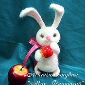 Куклы и игрушки handmade. Livemaster - original item Mi Bunny with apple. Handmade.