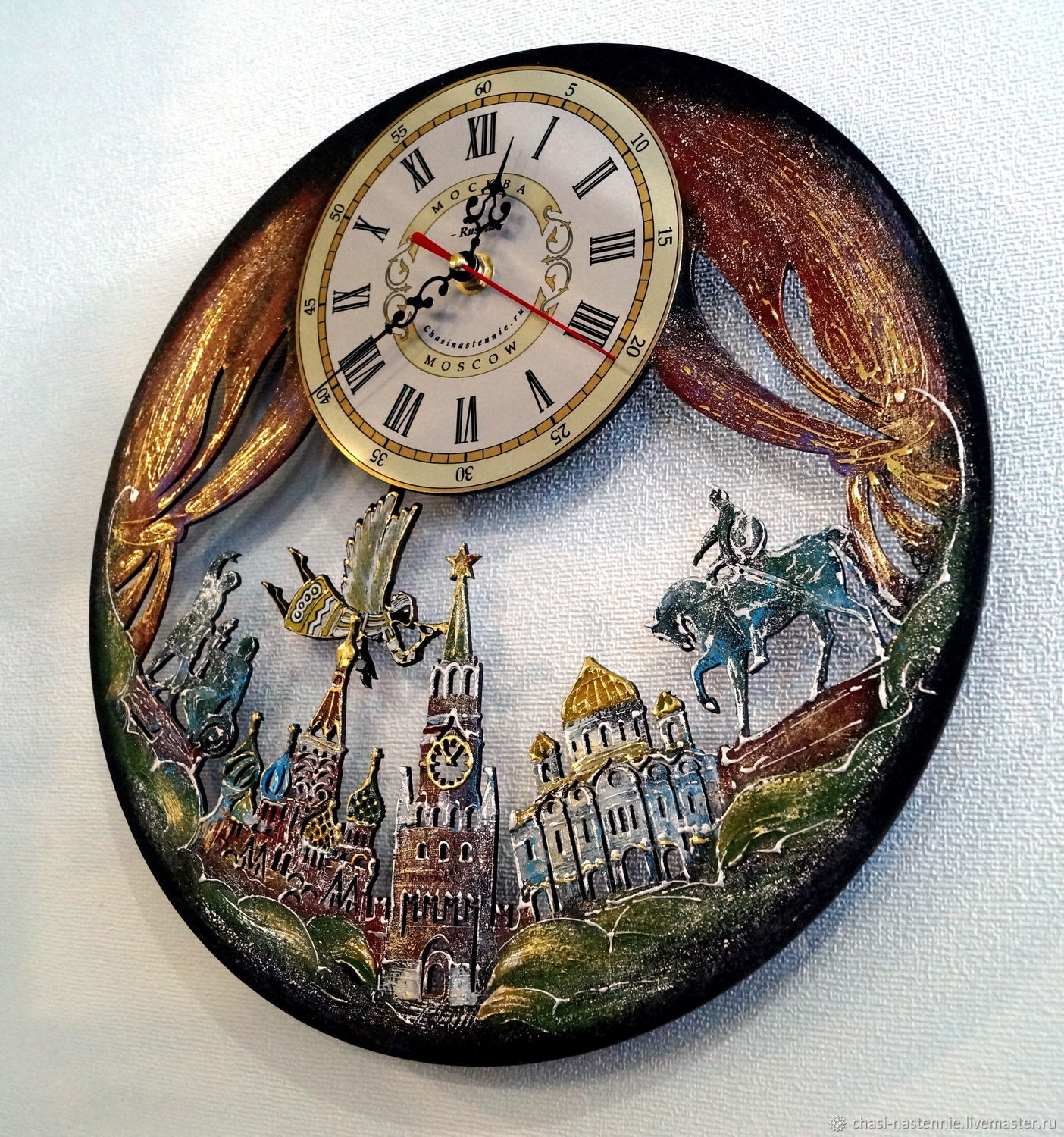Часы на кремле который час. Часы настенные необычные. Настенные часы неординарные. Часы сувенирные. Часы настенные сувенирные.