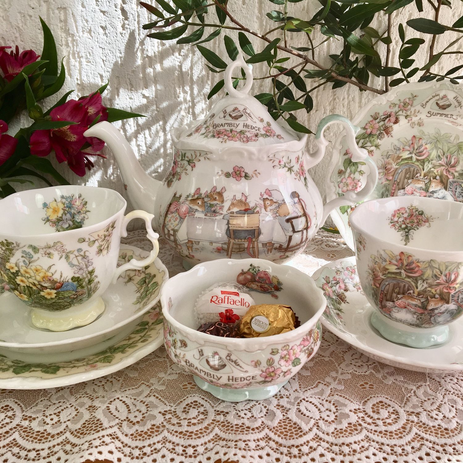 Чайный сервиз винтаж. Ежевичная Поляна фарфор. Doulton Brambly Ежевичная. Royal Doulton Ежевичная Поляна. Royal Doulton чайный сервиз.