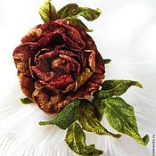 Ободок "Черничный десерт" с розами.Цветы из шелка