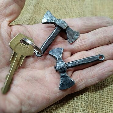 Сувениры и подарки ручной работы. Ярмарка Мастеров - ручная работа Прикольные подарки: брелок "топор викинга". Handmade.