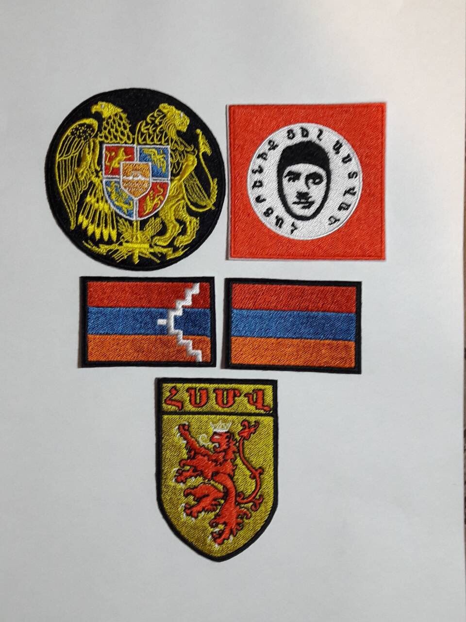 Шеврон символ. Нашивки войны Армении. Армения Шеврон. Нашивка армянский флаг. Армянские шевроны.