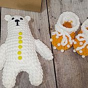 Работы для детей, handmade. Livemaster - original item Newborn gift: booties and a bear toy. Handmade.