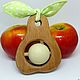 El repiqueteo de madera con guisantes hruska-juguete. Teethers and rattles. Shop Grizunok teether. Интернет-магазин Ярмарка Мастеров.  Фото №2