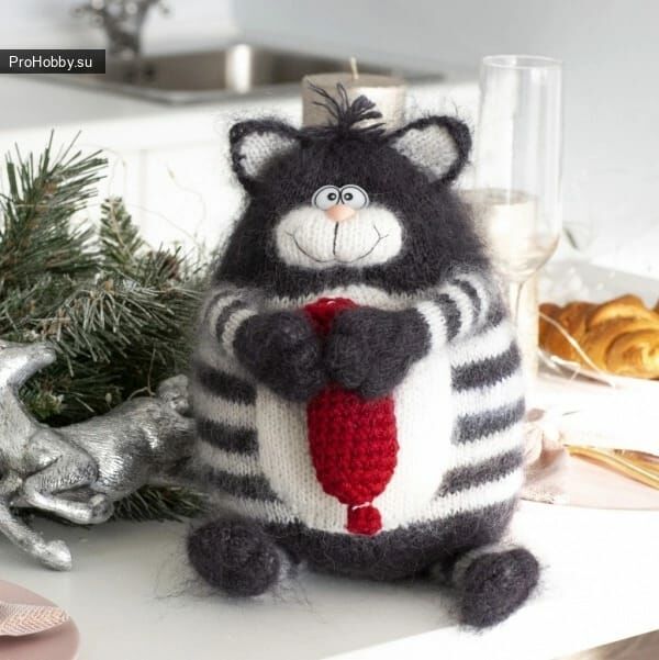 Кот вязаный