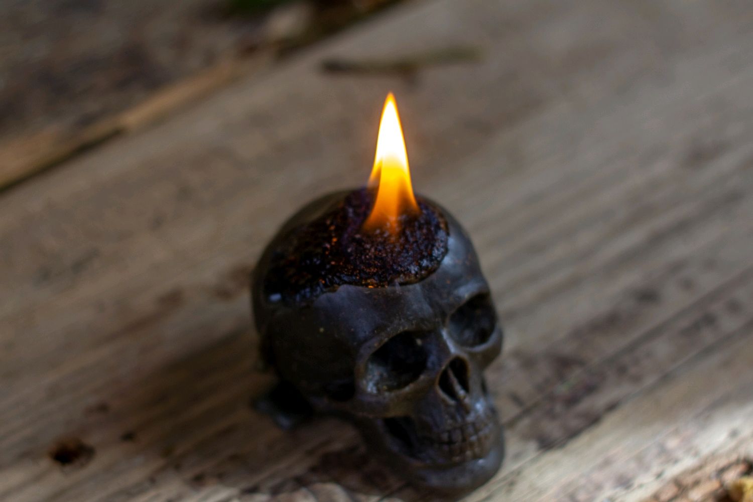 Песня черная свеча. Черные свечи и черепа. Свеча в виде черепа.