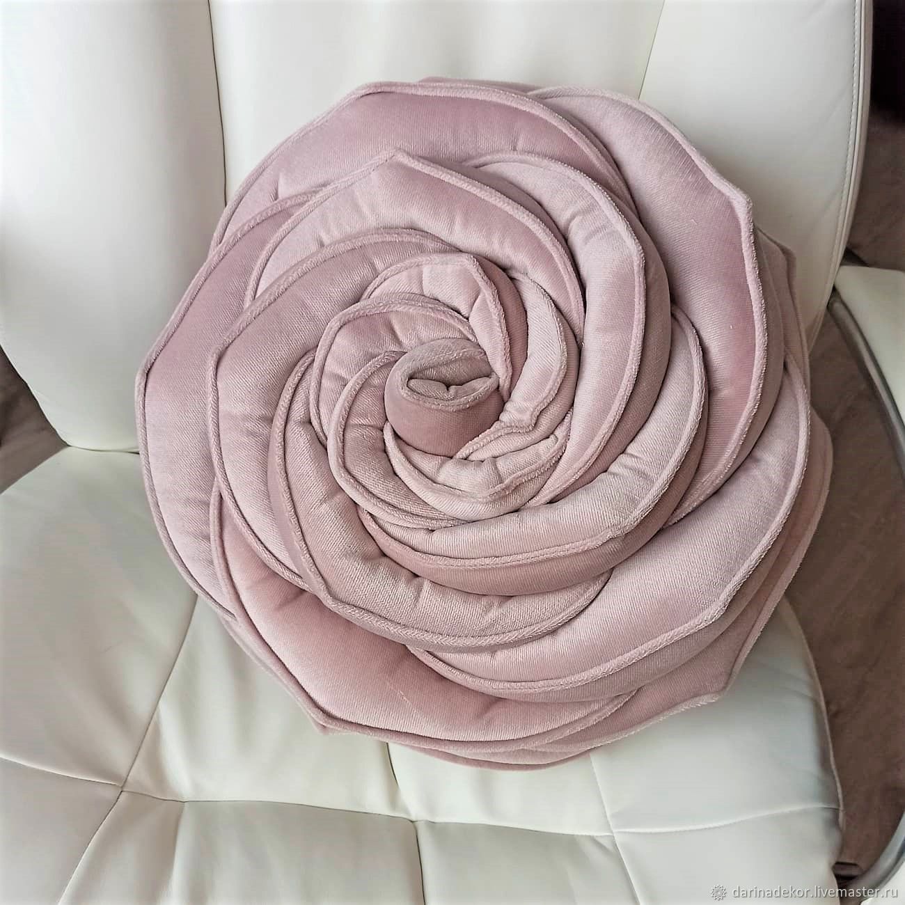 Подушка на стул и табурет в виде розы