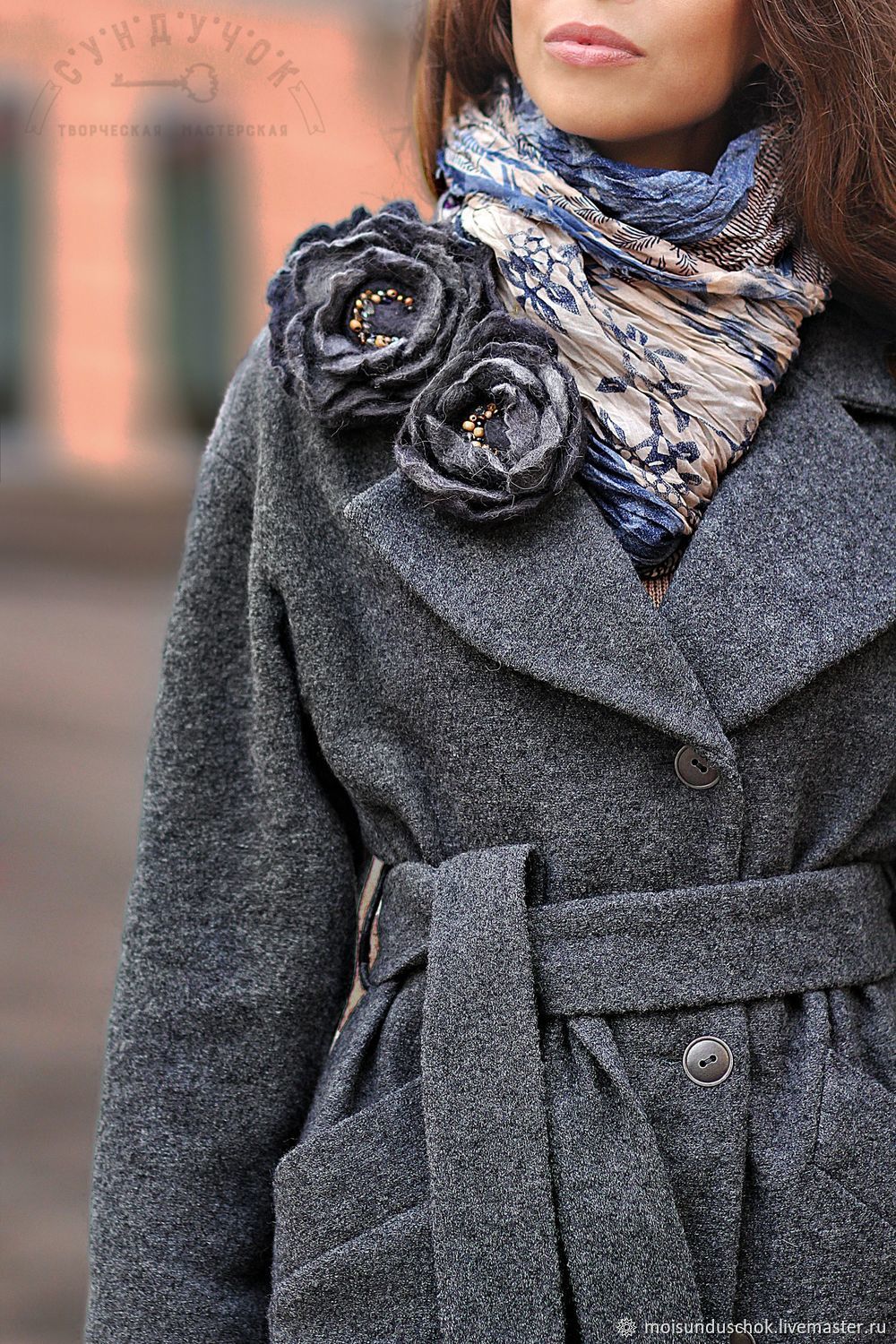 Пальто женское с шарфом