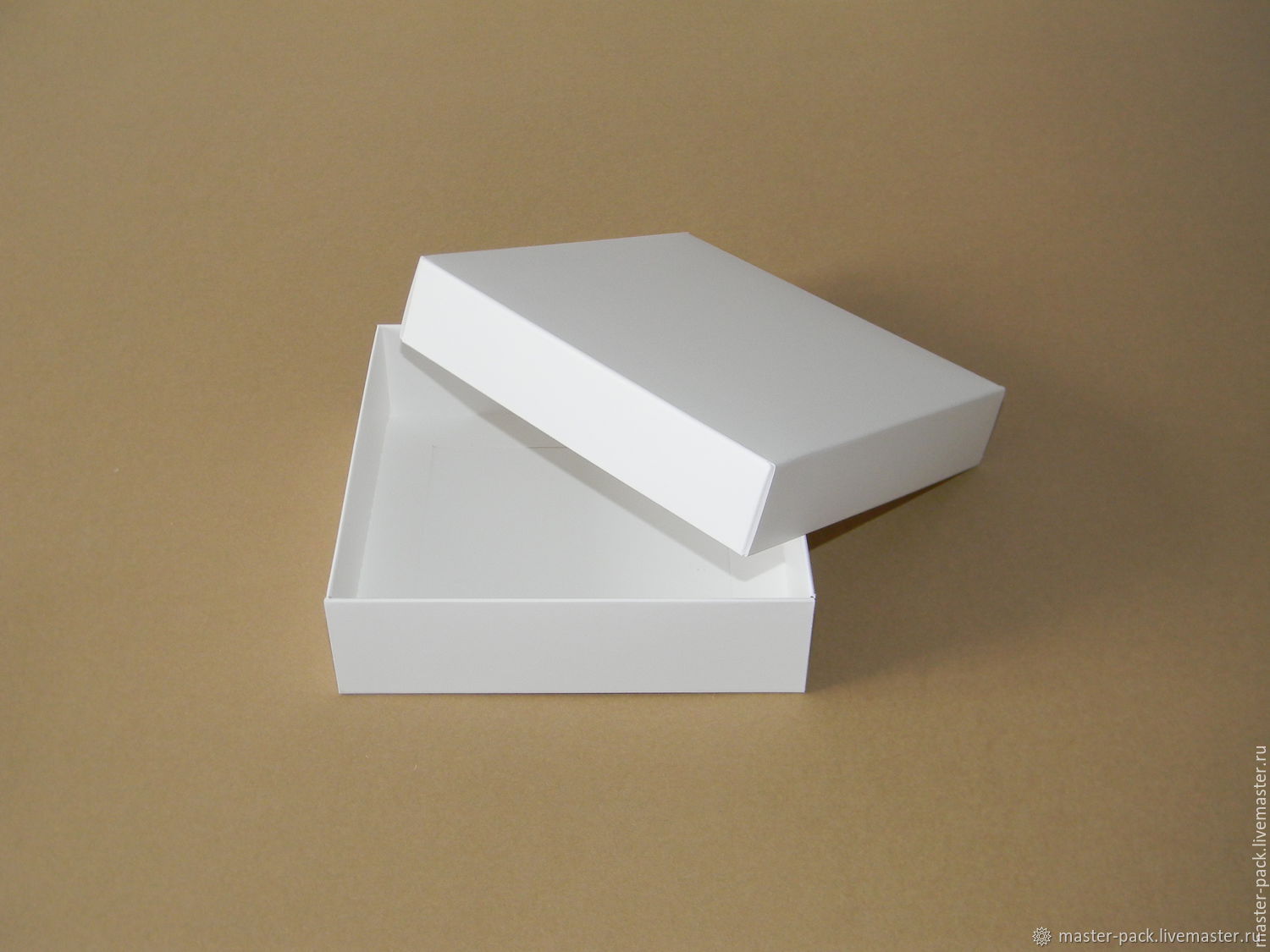 Картонная крышка. Коробка белая 5x5x3. Самосборная коробка белая 10*10*60. Картонная коробка белая 305*215*50 крышка-дно 4tkд постак. Коробка картонная 300х225х325 с2.