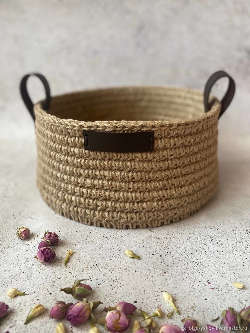 Корзина из джута с деревянным дном и кожаными ручками в интернет ...