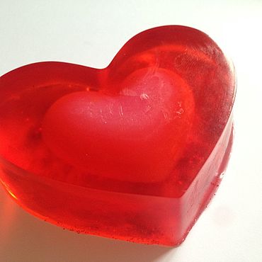 Мыло в форме сердца с розой 100 гр