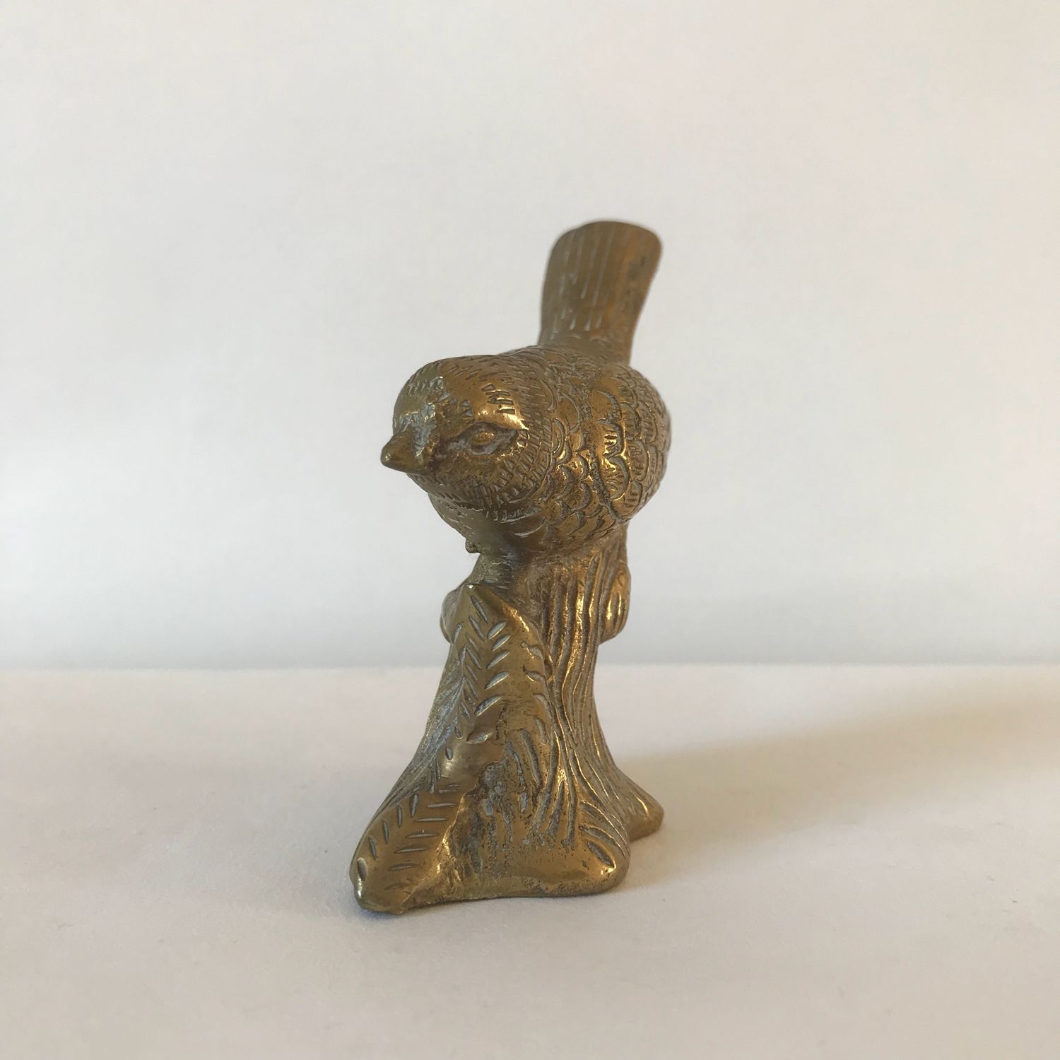 Статуэтка латунь бронза. Статуэтка латунь бронза. Фигурки из латуни и бронзы. Статуэтка бронза jones richard пантера. Статуэтка латунь бронза.