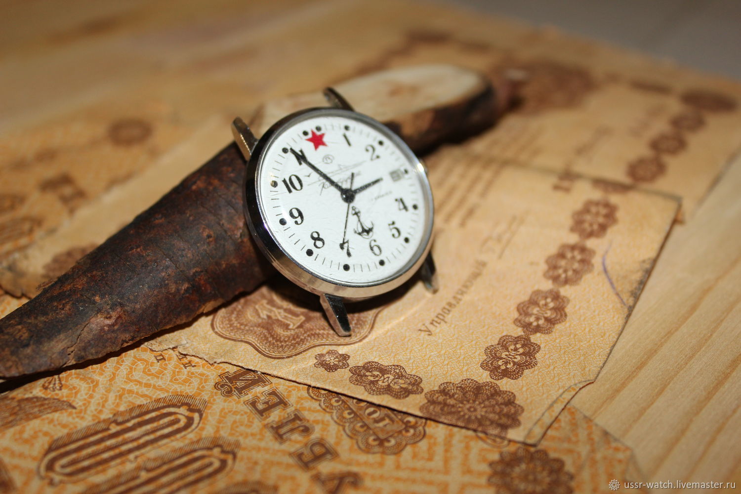 Старинные ручные часы