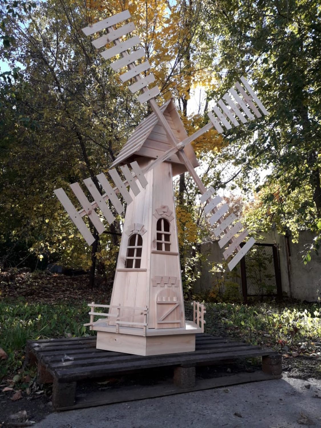 Мельница ветряная декоративная U07527 высота 107см стеклопластик и дерево