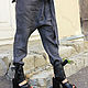 R00012
Льняные брюки из серого льна, свободный крой, заниженный шаговый шов. Комфортные брюки  на каждый день. Брюки с карманами .