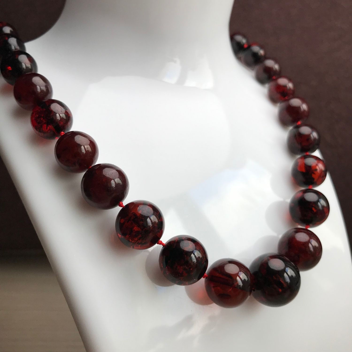 Янтарные бусы. «Темная вишня» купить в интернет-магазине Ярмарка ...