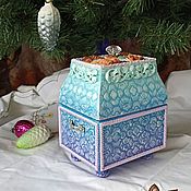 Gift wrap: Trunk for Christmas tree decorations Balls - flashlights