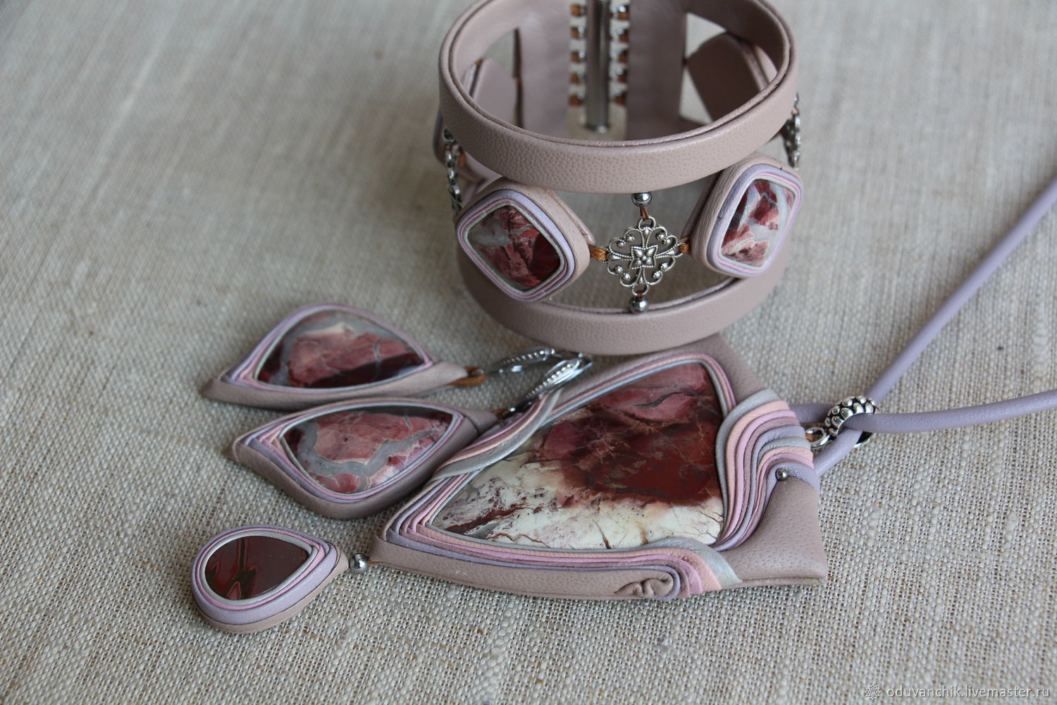 Кулон "Кремовый" с яшмой – заказать на Ярмарке Мастеров – 2Y3ILRU ...