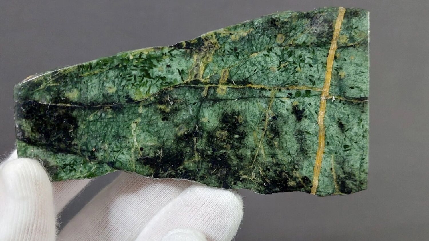 Змеевик, камень для коллекции – купить на Ярмарке Мастеров – S6SEGRU ...