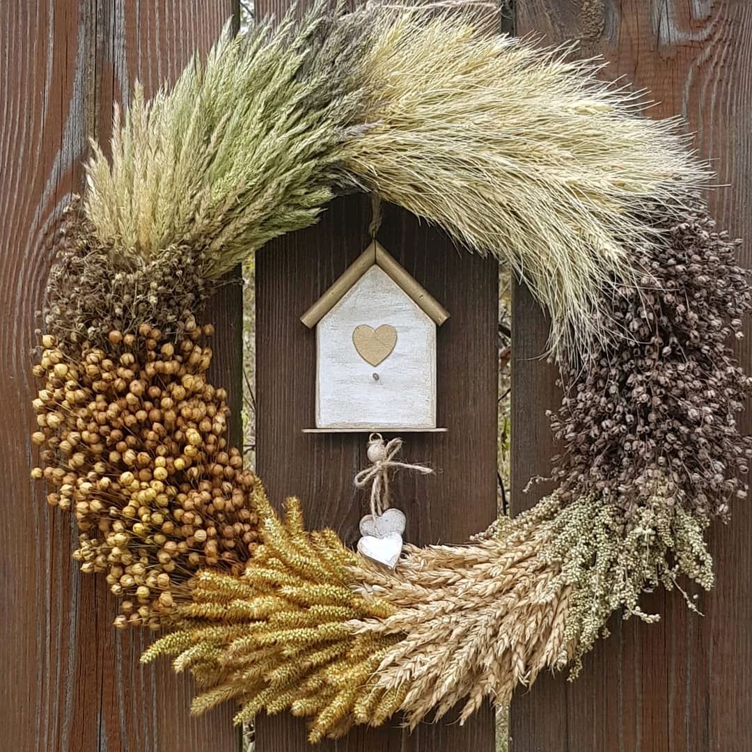 Венок из пшеницы в интерьере