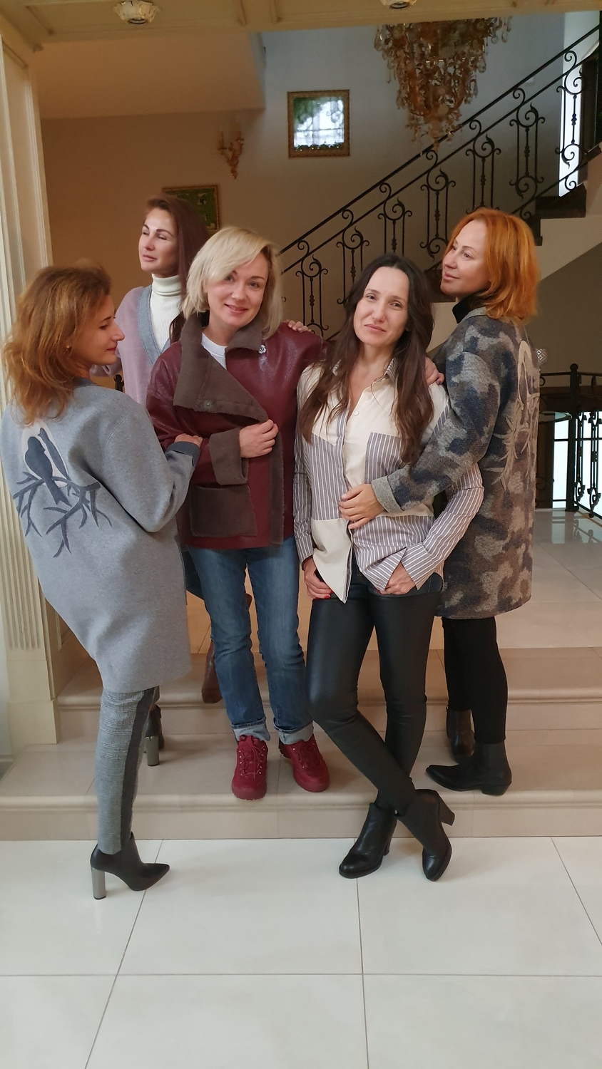 Мои подруги - мои первые благодарные клиенты.