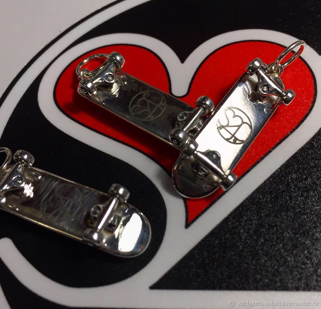 подвеска скейтборд серебро. серебряные скейтборды. скейт борт большой. подвеска скейтборд серебро. Powell peralta hill bulldog.