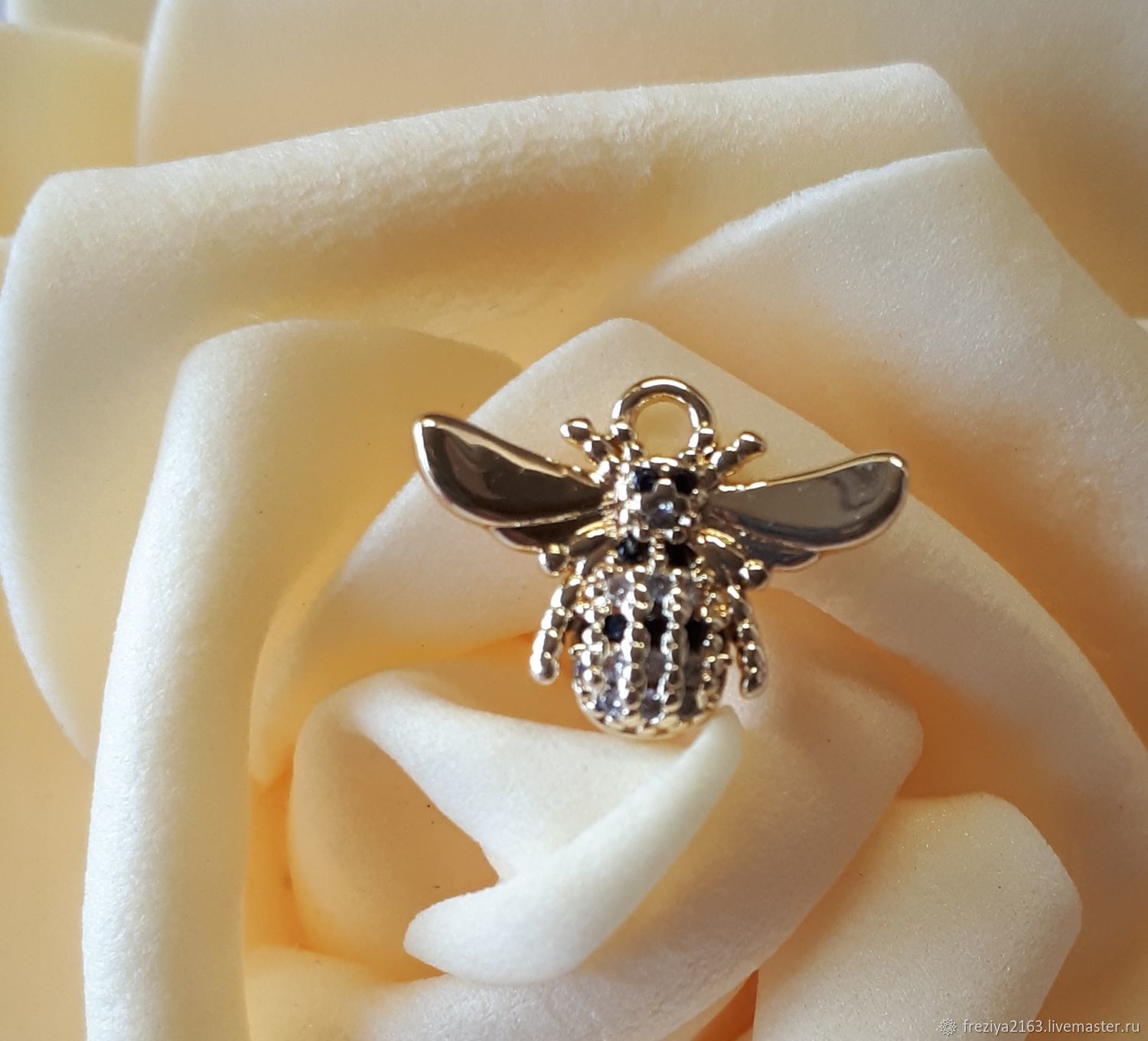 Подвески: пчелка – купить на Ярмарке Мастеров – PHYAIRU | Подвески ...