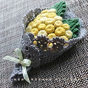The brooch is knitted with microphysical Lavender fields micro