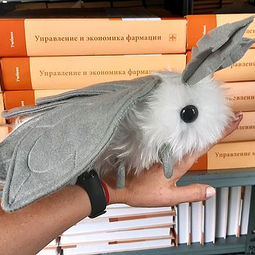 Куклы и игрушки ручной работы. Ярмарка Мастеров - ручная работа Плюшевая моль "Облачко". Handmade.