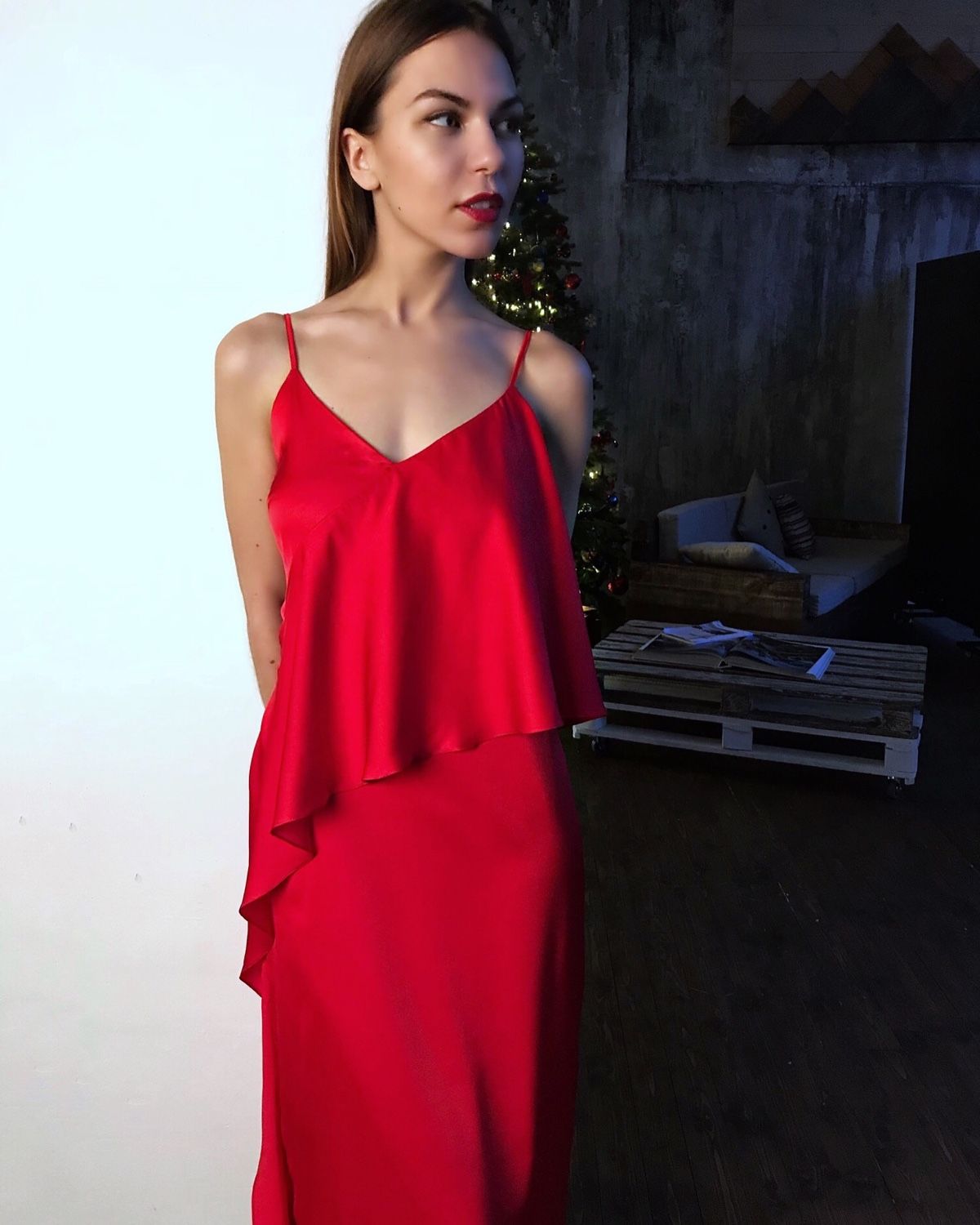 Красное платье Зара