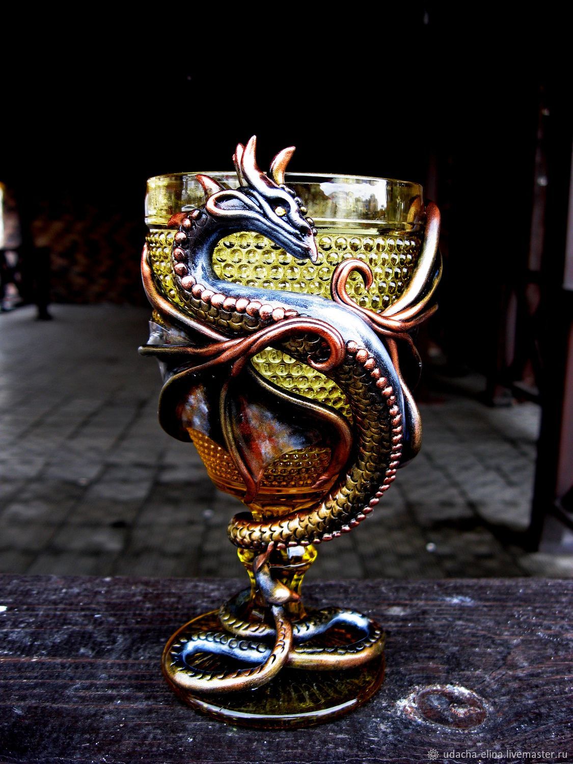 фужер с драконом