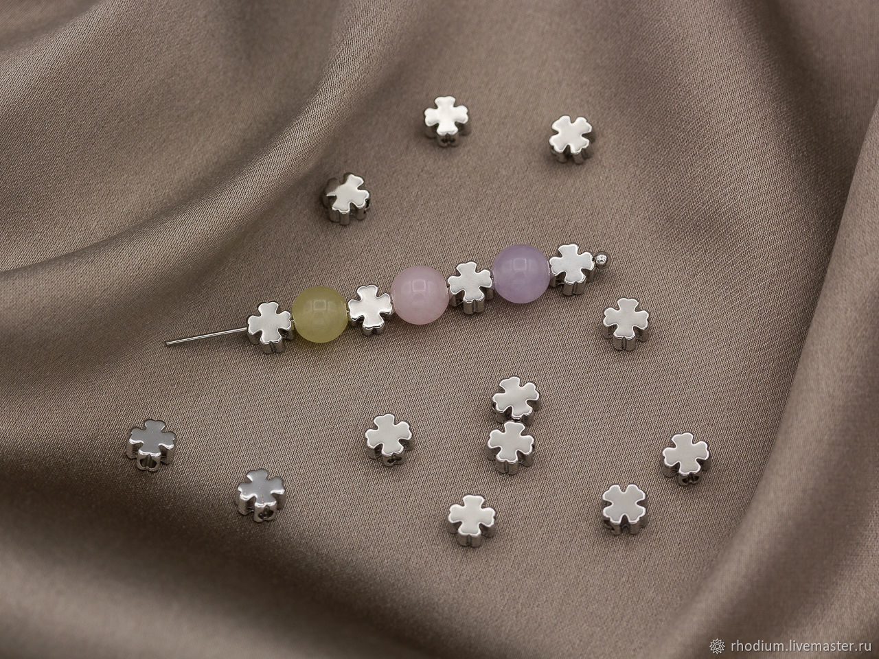 Мини бусины. Набор металлических бусин сердце. Сердце. Слингобусы happy baby chew beads 20027. Шарики сахарные большие для торта.