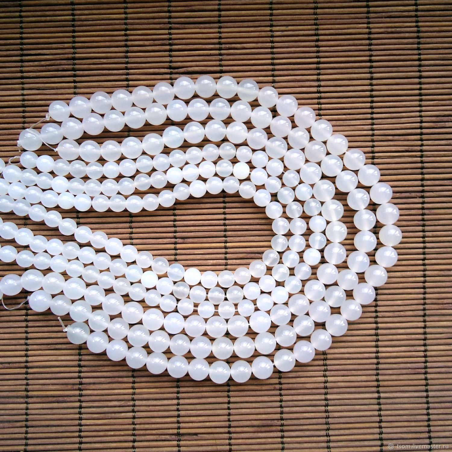 Белый агат, 8 и 10 мм купить в интернет-магазине Ярмарка Мастеров по ...